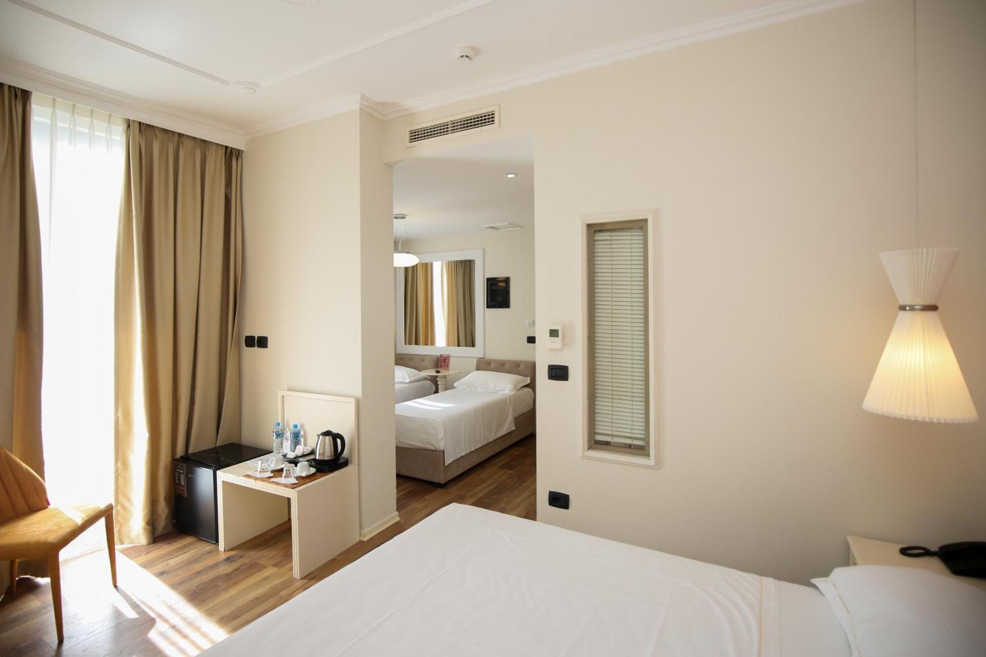 Hotel Regina & 4*