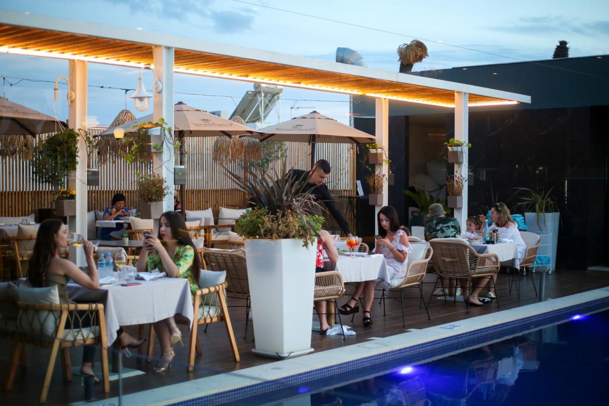 Regina & 4* Vlorë
