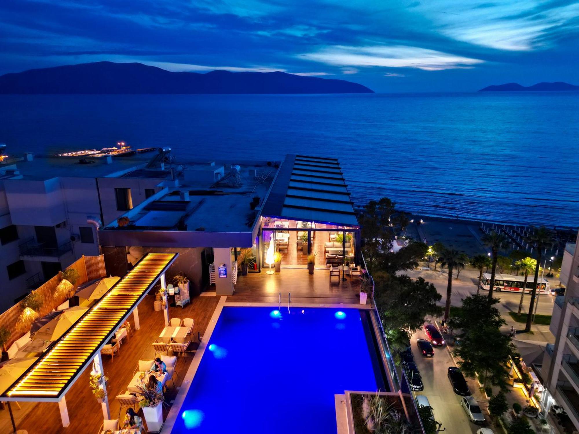 Regina & Hotell 4*