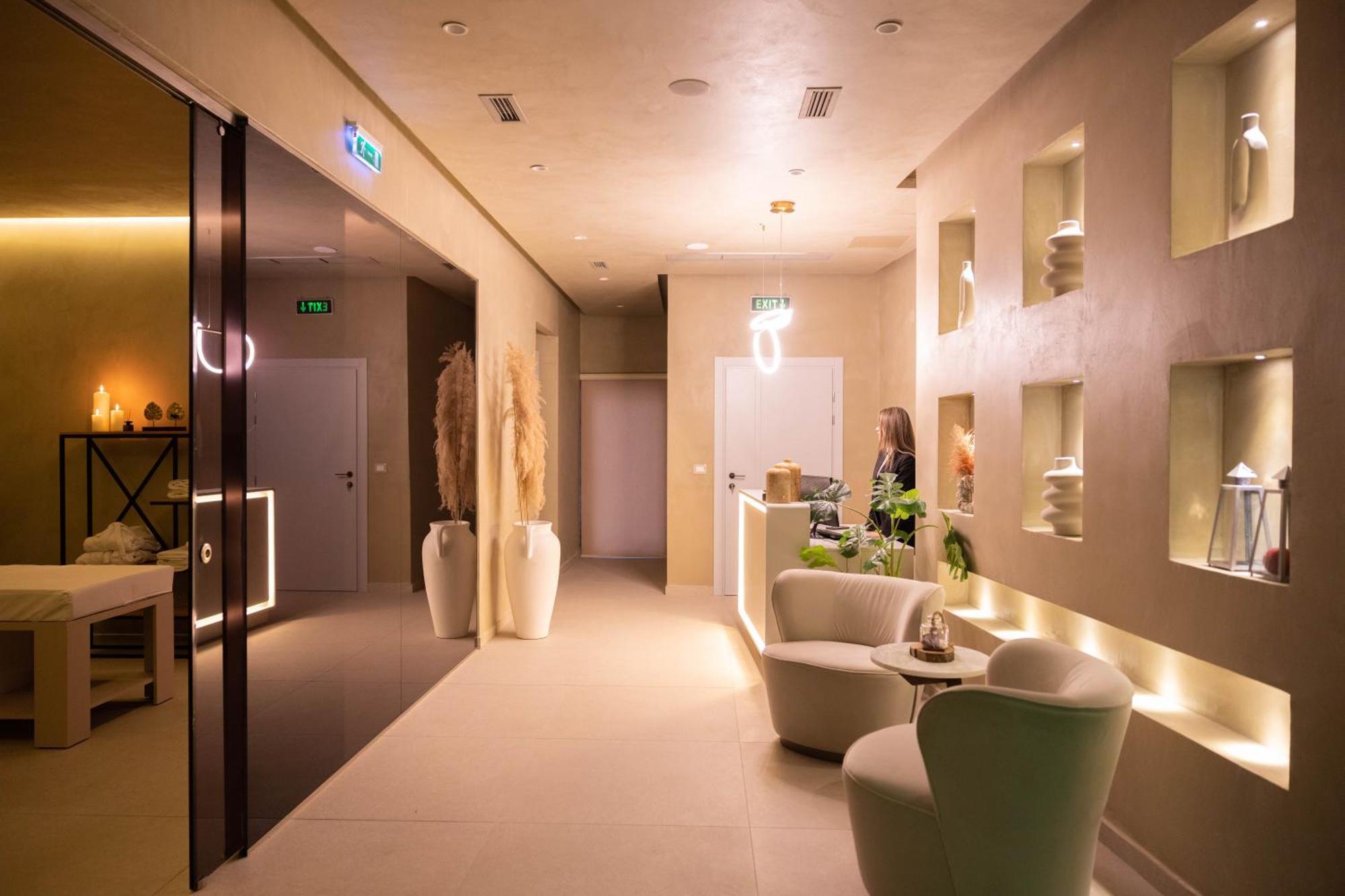 Regina & Hotell 4*